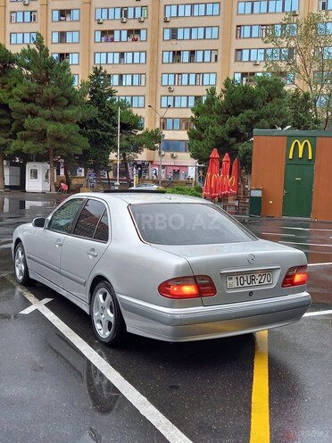 Mercedes E 270 2000, 338,000 km - 2.7 l - Bakı