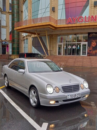 Mercedes E 270 2000, 338,000 km - 2.7 l - Bakı