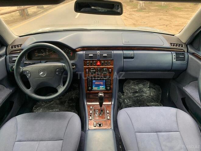 Mercedes E 270 2000, 338,000 km - 2.7 l - Bakı