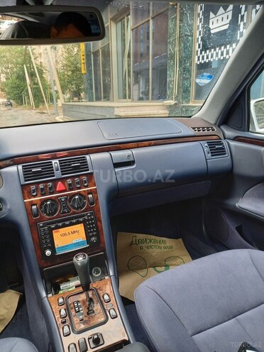 Mercedes E 270 2000, 338,000 km - 2.7 l - Bakı