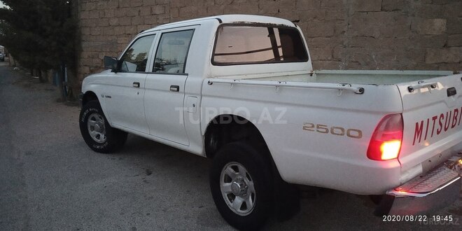 Mitsubishi L200 2005, 164,000 km - 2.5 л - Bakı