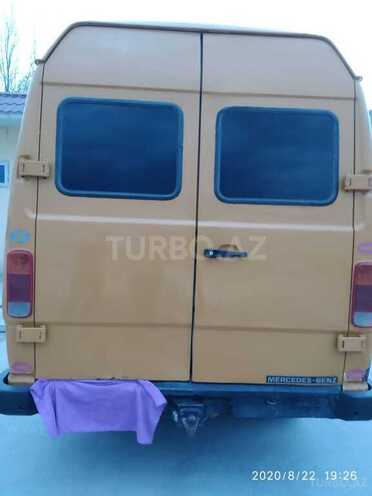 Mercedes 208 D 1989, 695,872 km - 2.3 l - Şirvan