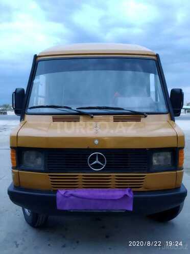 Mercedes 208 D 1989, 695,872 km - 2.3 l - Şirvan