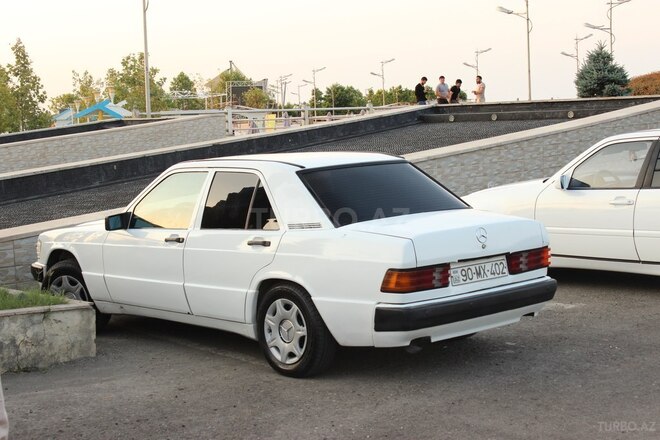 Mercedes 190 1990, 303,000 km - 2.0 l - Lənkəran