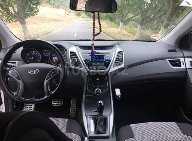 Hyundai Elantra 2014, 68,000 km - 1.8 l - Quba