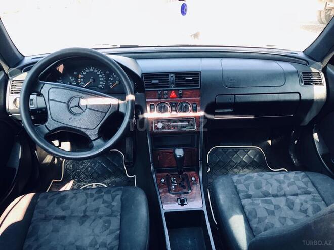 Mercedes C 180 1998, 320,000 km - 1.8 l - Quba