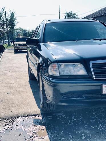 Mercedes C 180 1998, 320,000 km - 1.8 l - Quba