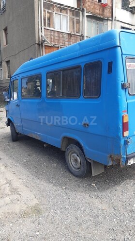 Mercedes 208 D 1992, 685,129 km - 2.9 л - Sumqayıt