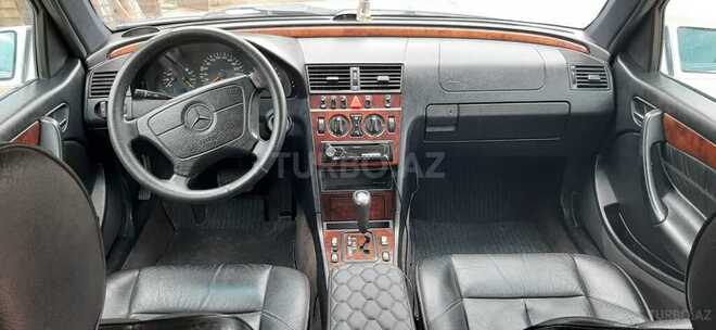 Mercedes C 240 1999, 271,000 km - 2.4 л - Bakı