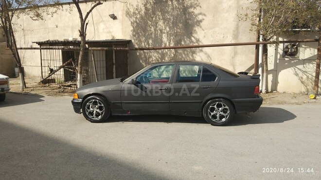 BMW 318 1993, 245,800 km - 1.8 l - Sumqayıt