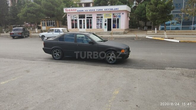 BMW 318 1993, 245,800 km - 1.8 l - Sumqayıt