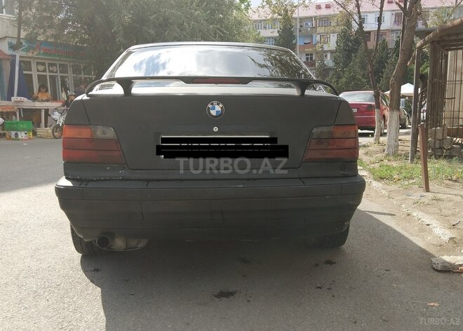 BMW 318 1993, 245,800 km - 1.8 l - Sumqayıt