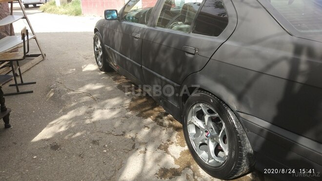 BMW 318 1993, 245,800 km - 1.8 l - Sumqayıt