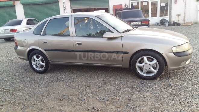 Opel Vectra 1995, 301,000 km - 2.0 л - Bakı