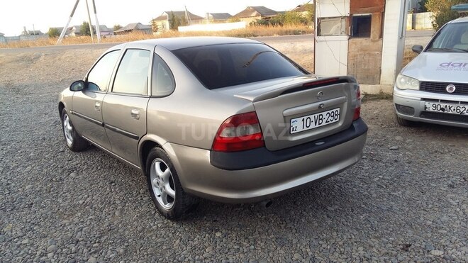 Opel Vectra 1995, 301,000 km - 2.0 л - Bakı