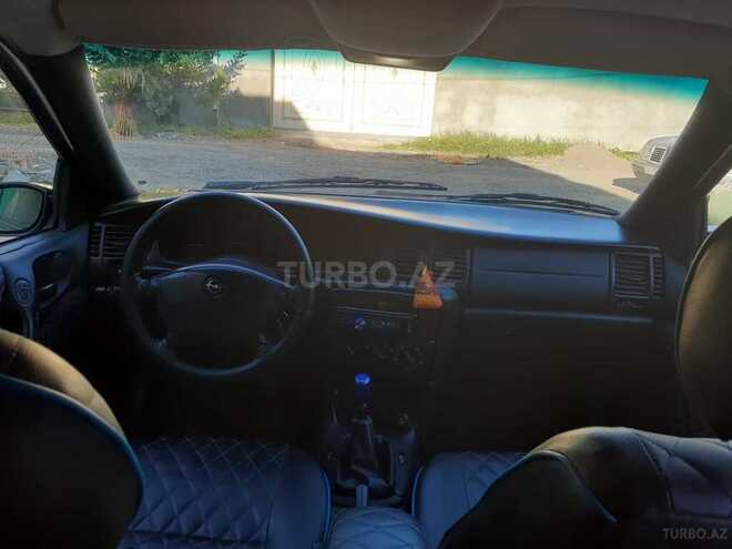 Opel Vectra 1999, 320,245 km - 1.6 l - Qazax