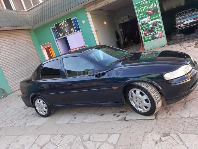 Opel Vectra 1999, 320,245 km - 1.6 l - Qazax
