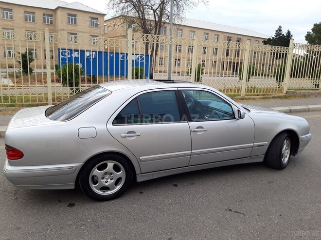 Mercedes E 240 2000, 200,239 km - 2.4 l - Bakı