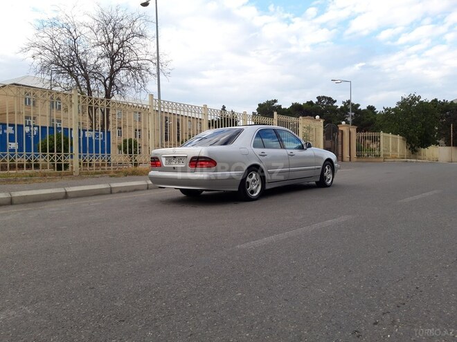 Mercedes E 240 2000, 200,239 km - 2.4 l - Bakı