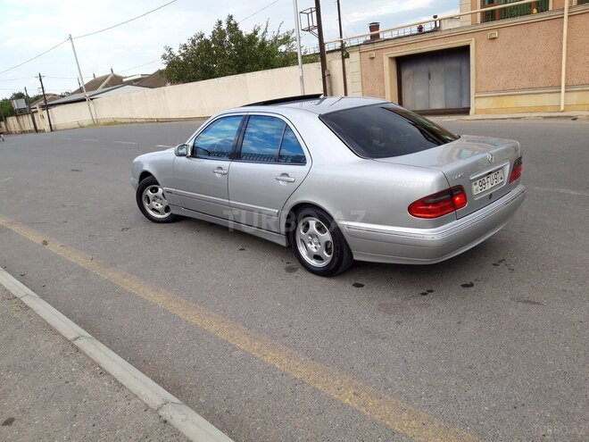 Mercedes E 240 2000, 200,239 km - 2.4 l - Bakı