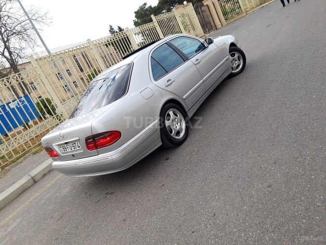 Mercedes E 240 2000, 200,239 km - 2.4 l - Bakı