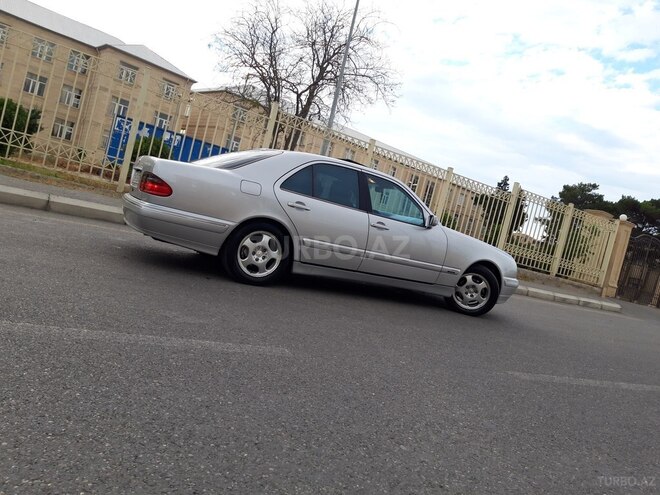 Mercedes E 240 2000, 200,239 km - 2.4 l - Bakı