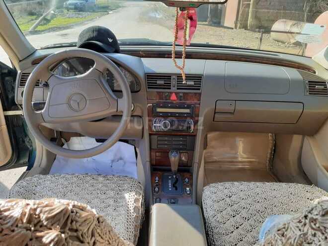 Mercedes C 280 1996, 358,000 km - 2.8 l - Salyan