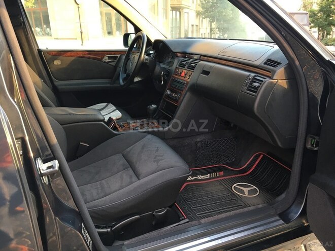 Mercedes E 240 1998, 255,000 km - 2.4 л - Bakı