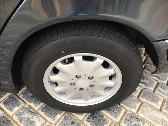Mercedes E 240 1998, 255,000 km - 2.4 л - Bakı