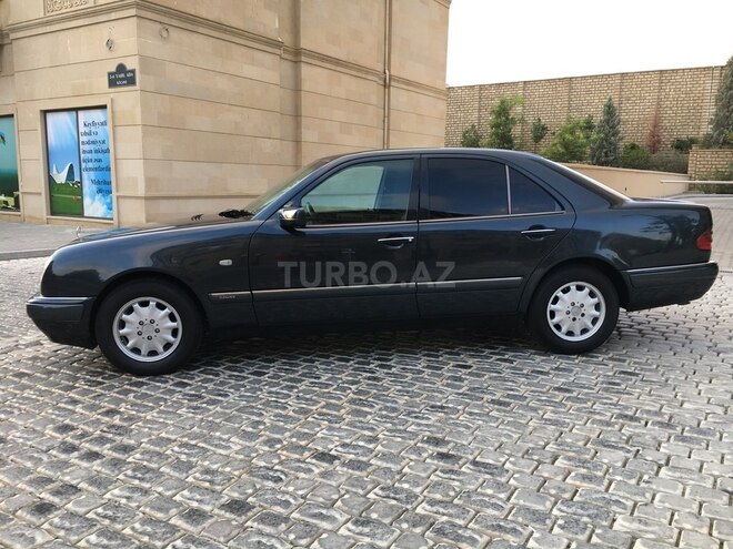 Mercedes E 240 1998, 255,000 km - 2.4 л - Bakı