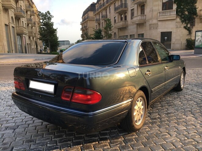 Mercedes E 240 1998, 255,000 km - 2.4 л - Bakı