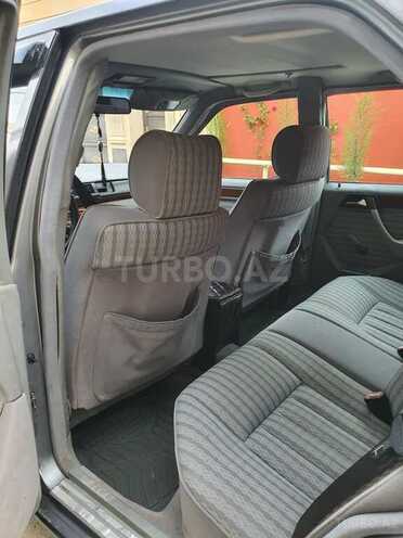Mercedes E 230 1991, 312,000 km - 2.3 l - Bakı