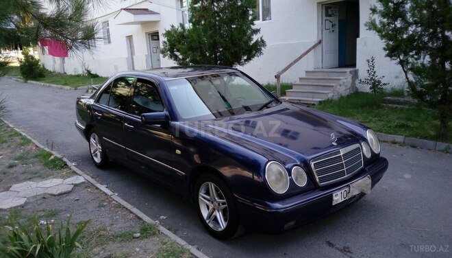 Mercedes E 220 1998, 399,300 km - 2.2 l - Qəbələ