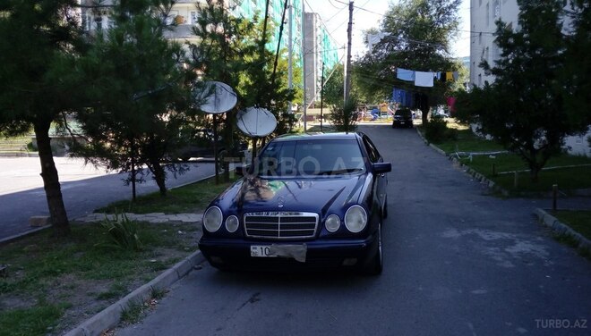 Mercedes E 220 1998, 399,300 km - 2.2 l - Qəbələ
