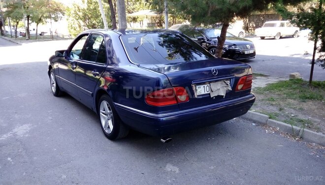 Mercedes E 220 1998, 399,300 km - 2.2 l - Qəbələ