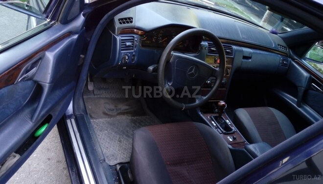 Mercedes E 220 1998, 399,300 km - 2.2 l - Qəbələ