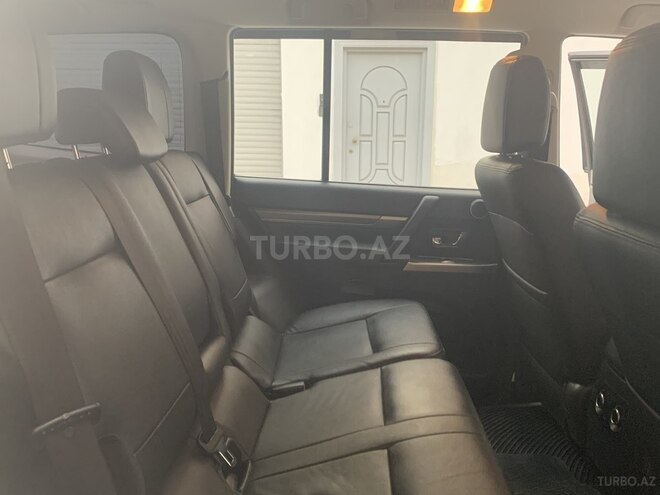 Mitsubishi Pajero 2017, 23,000 km - 3.8 l - Bakı