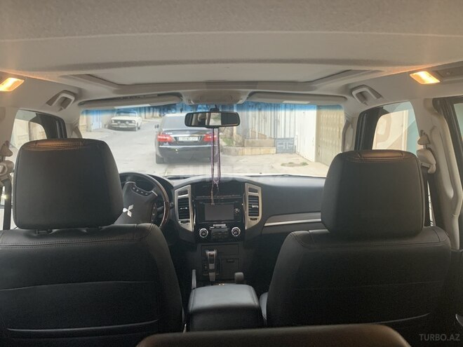 Mitsubishi Pajero 2017, 23,000 km - 3.8 l - Bakı