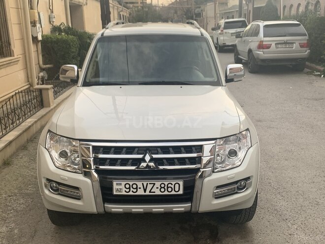 Mitsubishi Pajero 2017, 23,000 km - 3.8 l - Bakı