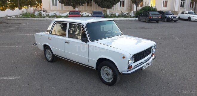 LADA (VAZ) 21011 1981, 240 km - 1.6 л - Salyan