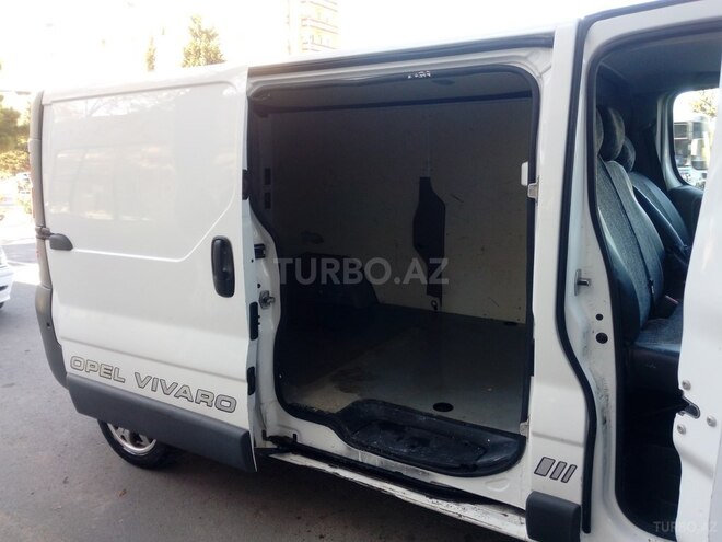 Opel Vivaro 2010, 300,000 km - 2.0 л - Sumqayıt