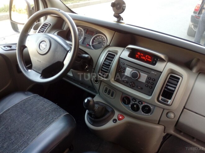 Opel Vivaro 2010, 300,000 km - 2.0 л - Sumqayıt