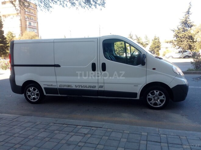 Opel Vivaro 2010, 300,000 km - 2.0 л - Sumqayıt