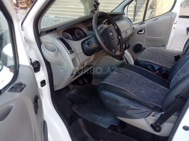 Opel Vivaro 2010, 300,000 km - 2.0 л - Sumqayıt