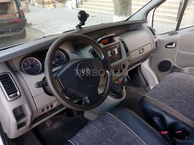 Opel Vivaro 2010, 300,000 km - 2.0 л - Sumqayıt