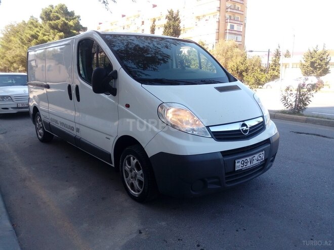 Opel Vivaro 2010, 300,000 km - 2.0 л - Sumqayıt