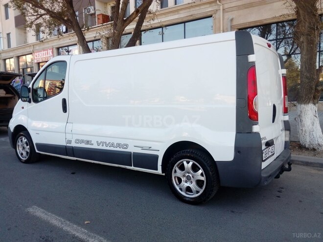 Opel Vivaro 2010, 300,000 km - 2.0 л - Sumqayıt
