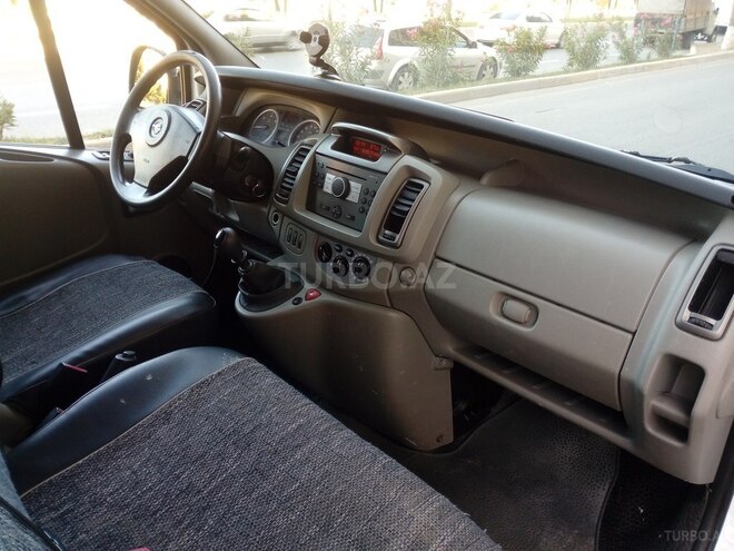 Opel Vivaro 2010, 300,000 km - 2.0 л - Sumqayıt
