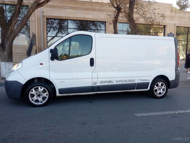 Opel Vivaro 2010, 300,000 km - 2.0 л - Sumqayıt