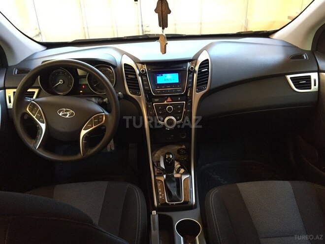 Hyundai Elantra 2017, 28,500 km - 2.0 l - Bakı